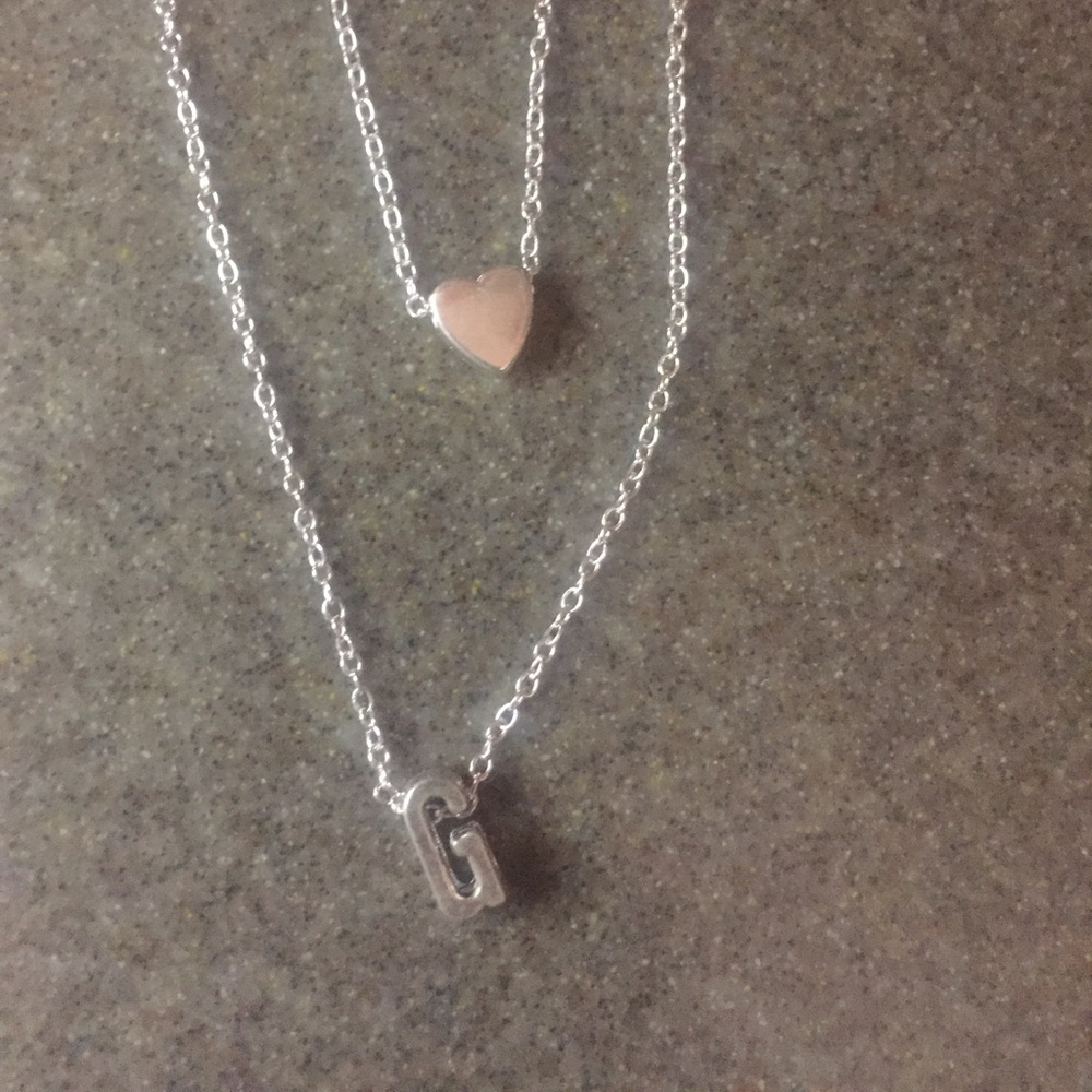 Initial letter g and heart double necklace